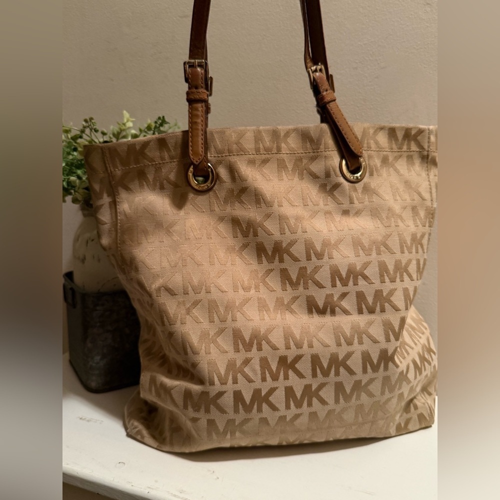 Michael Kors Jet Set Tote Signature Canvas Leather Handbag Camel MSRP $198